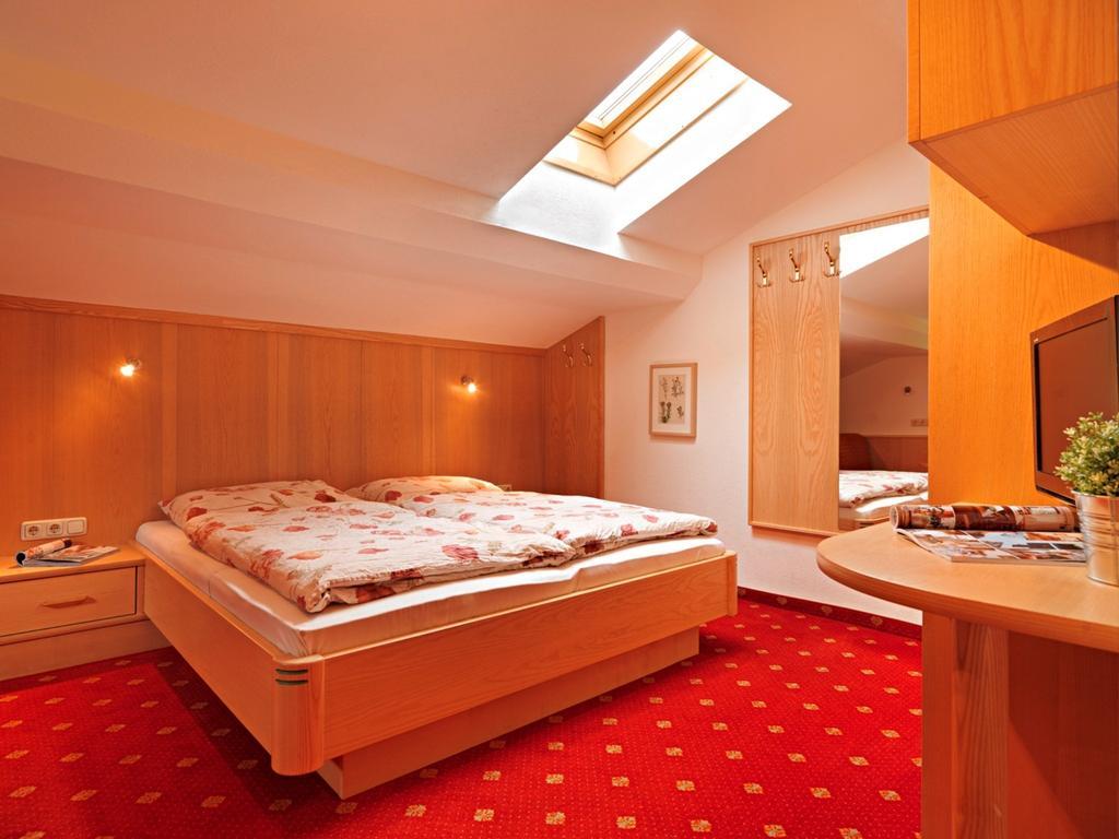 Ferienwohnung Saalbach Fieberbrunn Pokoj fotografie