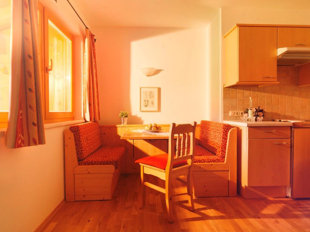 Ferienwohnung Saalbach Fieberbrunn Pokoj fotografie