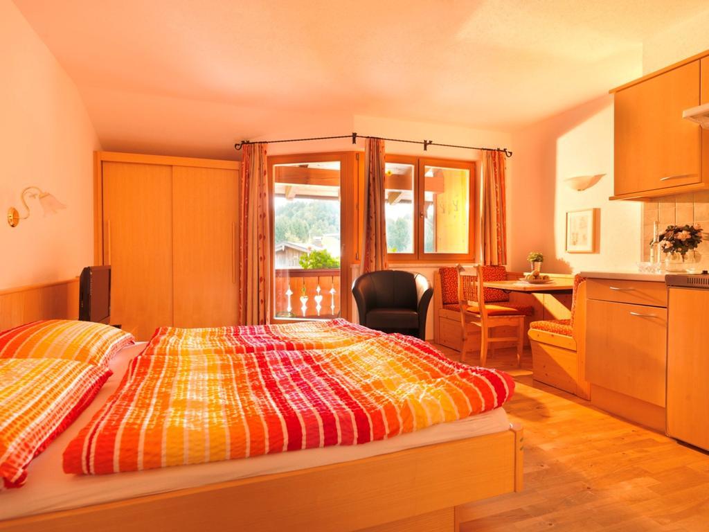 Ferienwohnung Saalbach Fieberbrunn Pokoj fotografie